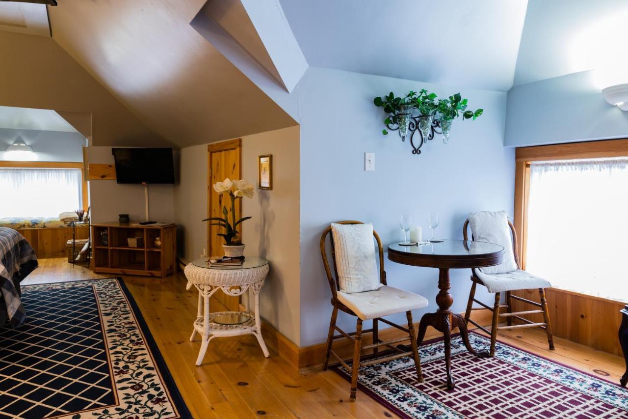 A Hidden Gem Bed And Breakfast Windsor Exterior foto