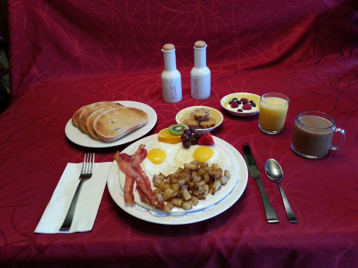 A Hidden Gem Bed And Breakfast Windsor Exterior foto